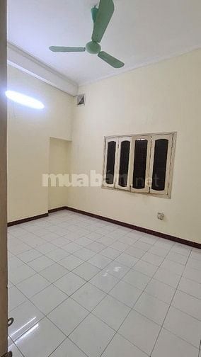 Chính chủ cho thuê dài hạn nguyên nhà mặt phố Nguyễn Ngọc Nại. 