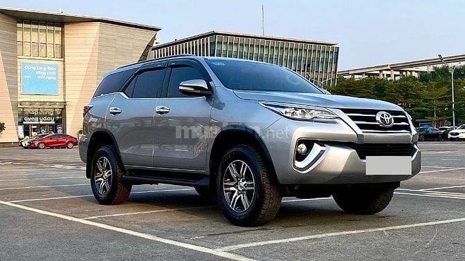 Cần bán Fortuner 2017 xăng tại Tây Hồ, Hà Nội
