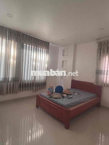 CHO THUÊ CĂN GỐC 2 Mt  trệt suốt