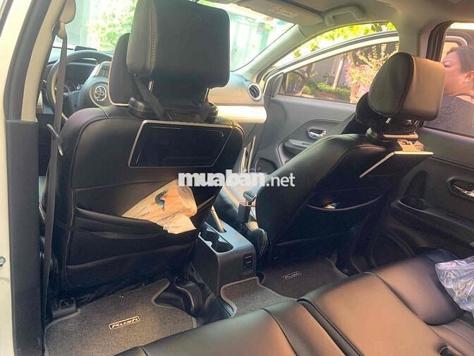 Toyota Rush 2018 Trắng 7 chỗ 33.070km