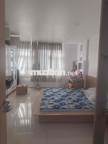 CHO THUÊ CĂN GỐC 2 Mt  trệt suốt