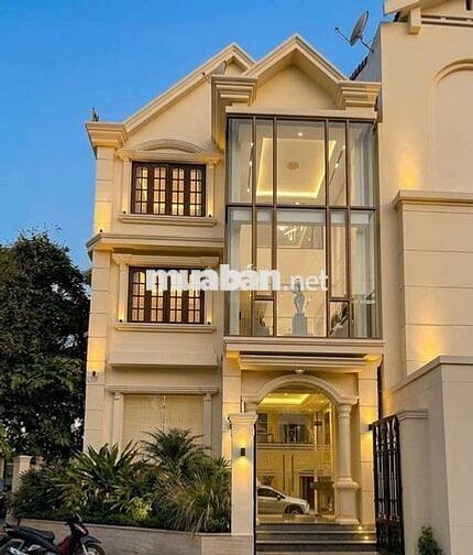 Góc 2 mặt tiền đường Hoa Lan và Phan Xích Long