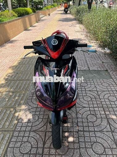 Honda Air Blade Mắt cú 125cc Đen, Đỏ