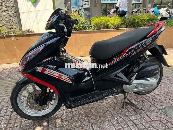 Honda Air Blade Mắt cú 125cc Đen, Đỏ