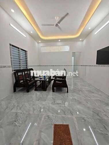 Cho thuê nhà mới đẹp có nội thất hẻm 38 đường 3/2