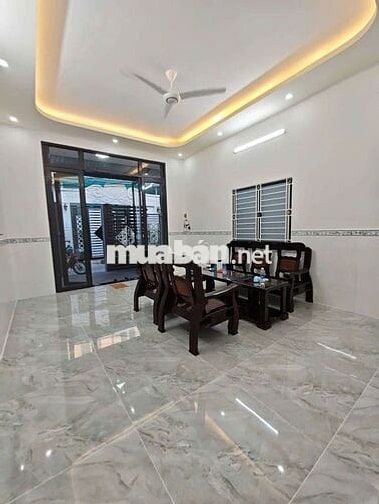 Cho thuê nhà mới đẹp có nội thất hẻm 38 đường 3/2