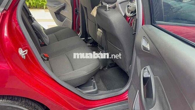 Ford Focus Trend 5 cửa 2018 Đỏ 61.200 km 1 chủ