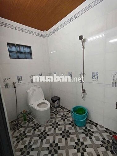Cho thuê nhà mới đẹp có nội thất hẻm 38 đường 3/2