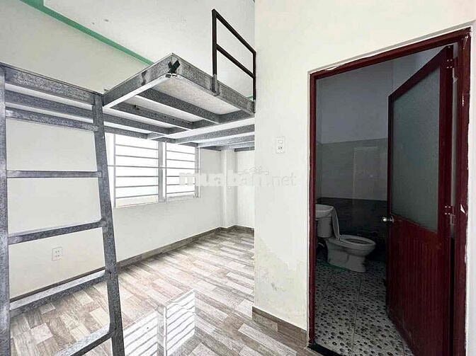 PHÒNG BAN CÔNG THOÁNG MÁT - ĐI BỘ QUA AEON TÂN PHÚ - THANG MÁY