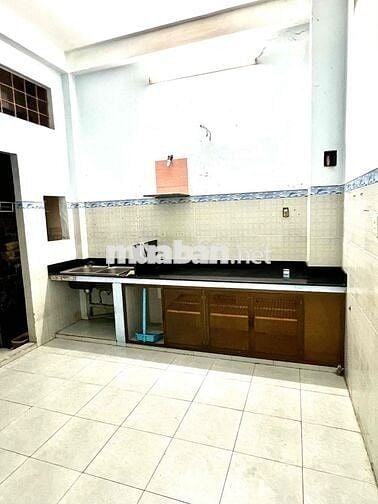 Cho thuê nhà hẻm 6m thông 4.5x16m 1 lầu 2pn 2wc 10tr gần chợ tiện lợi