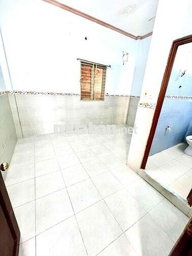 Cho thuê nhà hẻm 6m thông 4.5x16m 1 lầu 2pn 2wc 10tr gần chợ tiện lợi