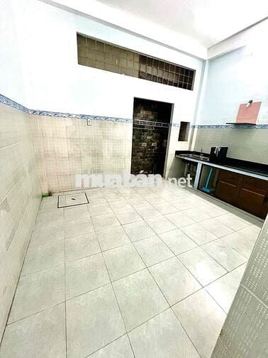 Cho thuê nhà hẻm 6m thông 4.5x16m 1 lầu 2pn 2wc 10tr gần chợ tiện lợi