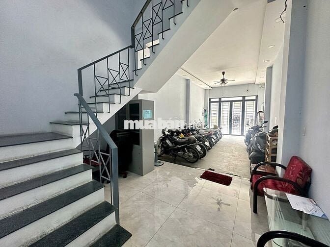 Cho thuê Văn Phòng rộng 36m2, mặt tiền đường Bàu Cát 6