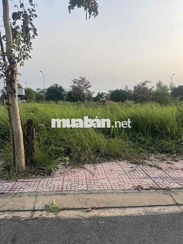 Bán lô đất nền Làng Sen Giá Re