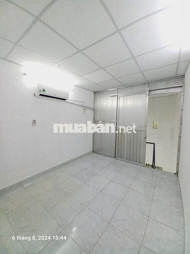 Phòng trọ có sẵn máy lạnh, chỉ 2.3tr tại 1902/5/13 Lê Văn Lương
