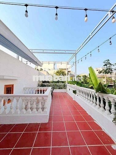 CHO THUÊ VILLA SÂN VƯỜN 4PN GẦN BIỂN VƯƠNG THỪA VŨ