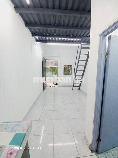 Phòng trọ có sẵn máy lạnh, chỉ 2.3tr tại 1902/5/13 Lê Văn Lương