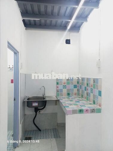 Phòng trọ có sẵn máy lạnh, chỉ 2.3tr tại 1902/5/13 Lê Văn Lương