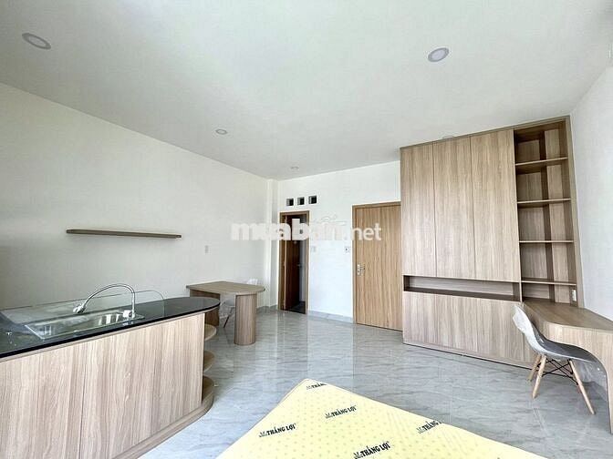 Căn Hộ Ban Công Mới Xây 5' tới Công Viên Đầm Sen