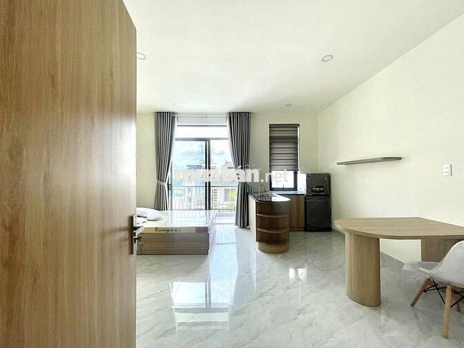 Căn Hộ Ban Công Mới Xây 5' tới Công Viên Đầm Sen