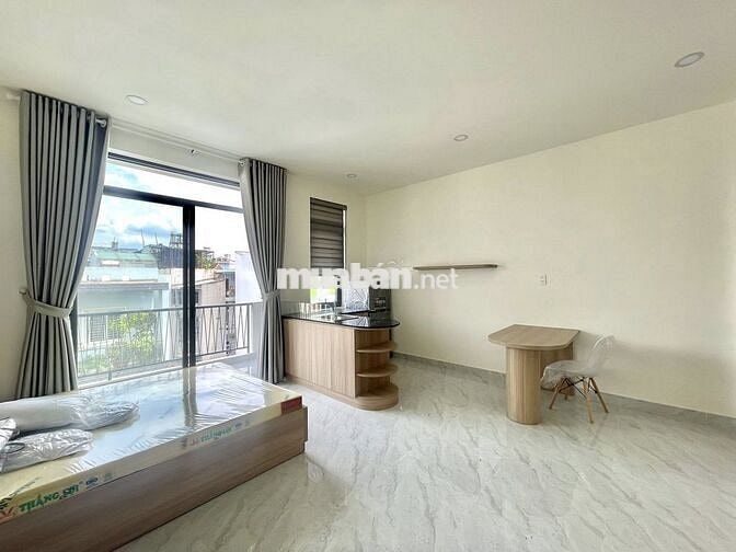 Căn Hộ Ban Công Mới Xây 5' tới Công Viên Đầm Sen
