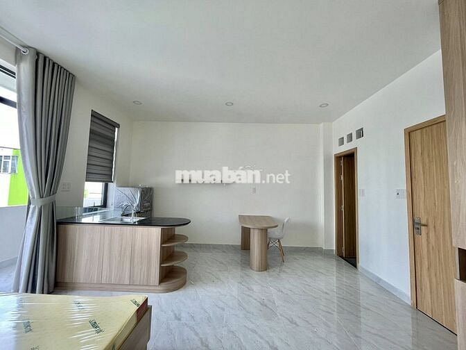 Căn Hộ Ban Công Mới Xây 5' tới Công Viên Đầm Sen