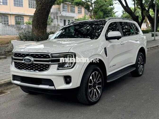 Everest Platinium 2025 Xuất Hoá Đơn Xe Rất Đẹp