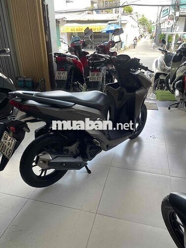 Honda Vario 150cc 2020 Vàng cát . máy zin im