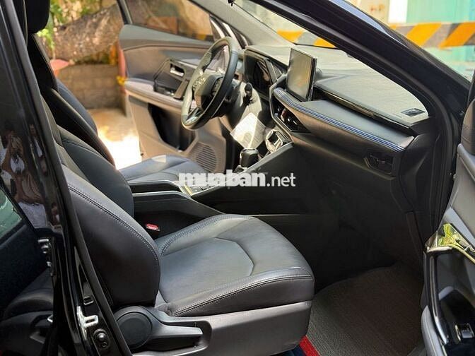 5 Chỗ, Gầm cao - YARIS CROSS 1.5 2024 - CÓ BANK