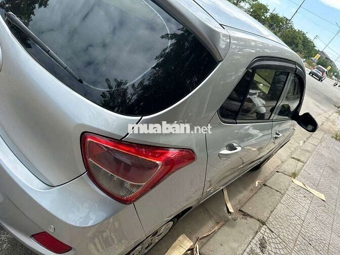Hyundai i10 2014 Bạc