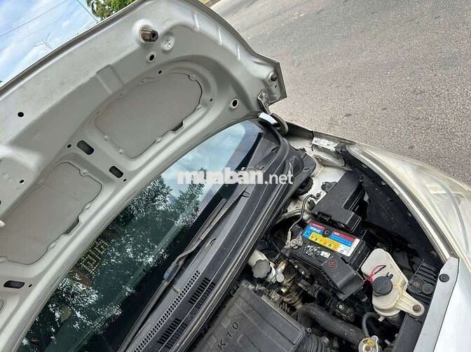 Hyundai i10 2014 Bạc