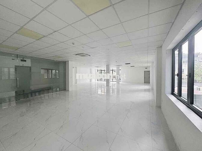 🏢 CHO THUÊ TÒA NHÀ GÓC 2 MẶT TIỀN – ĐƯỜNG CÁCH MẠNG THÁNG TÁM, QUẬN 3
