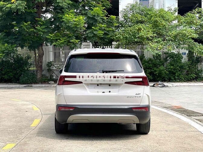 Hyundai Custin 2.0 Cao cấp sản xuất 2023