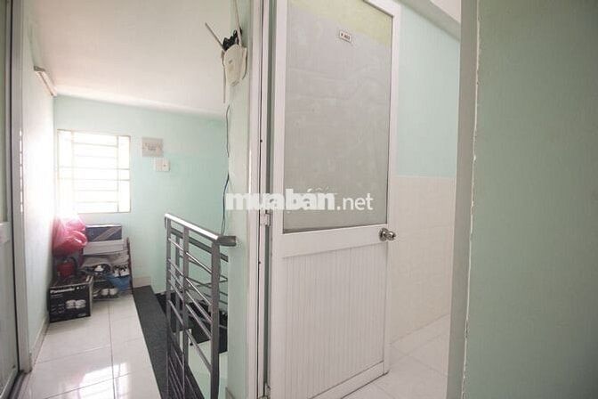 Giá 2tr7/tháng, cửa sổ thoáng Đường Cách Mạng Tháng Tám Quận 10