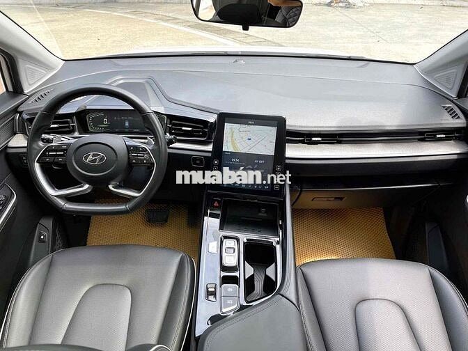 Hyundai Custin 2.0 Cao cấp sản xuất 2023