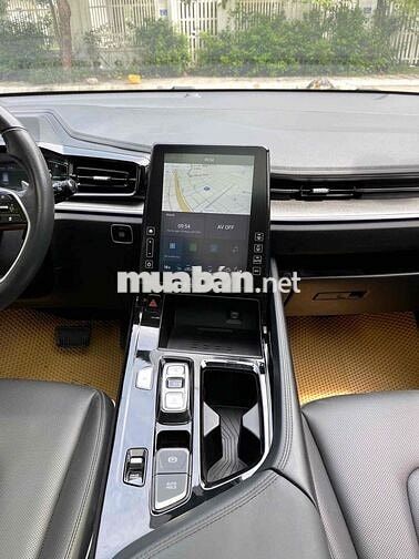 Hyundai Custin 2.0 Cao cấp sản xuất 2023