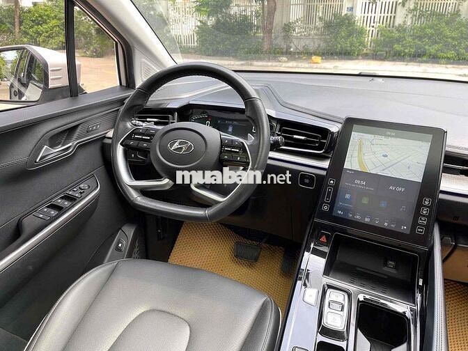Hyundai Custin 2.0 Cao cấp sản xuất 2023