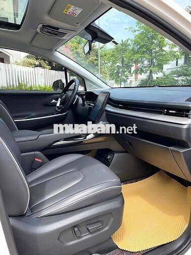 Hyundai Custin 2.0 Cao cấp sản xuất 2023