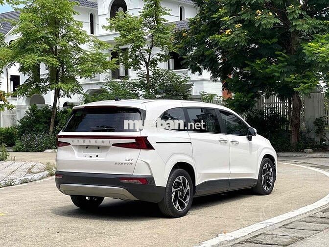 Hyundai Custin 2.0 Cao cấp sản xuất 2023