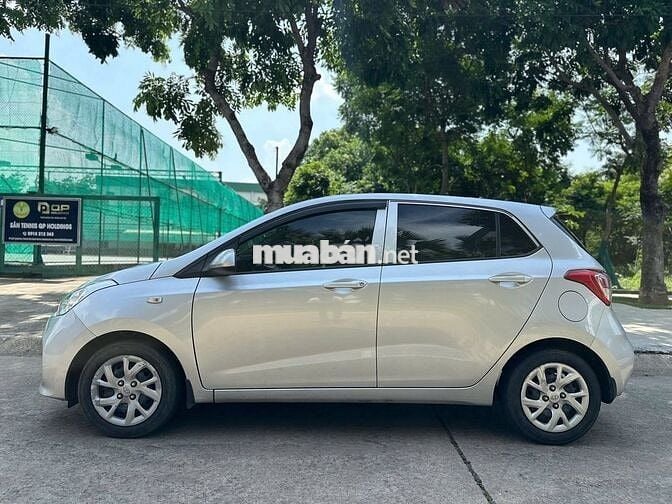 Hyundai I10 hatback 1.2 MT Base 2019 Bạc