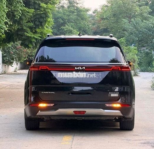 Kia Carnival 2.2D Signature  sản xuất 2024