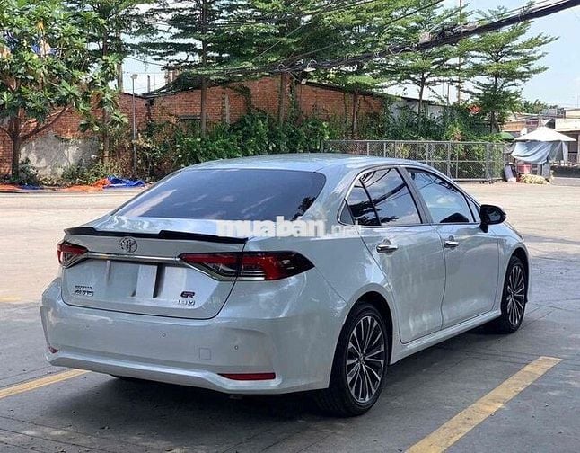 Toyota Altis 1.8V 2025 Trắng 14.000 km