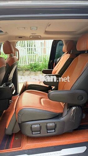 Kia Carnival 2.2D Signature  sản xuất 2024