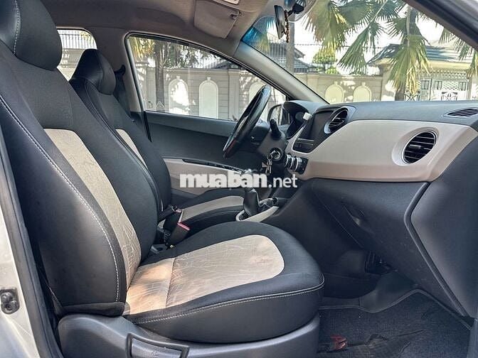 Hyundai I10 hatback 1.2 MT Base 2019 Bạc