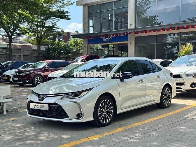 Toyota Altis 1.8V 2025 Trắng 14.000 km