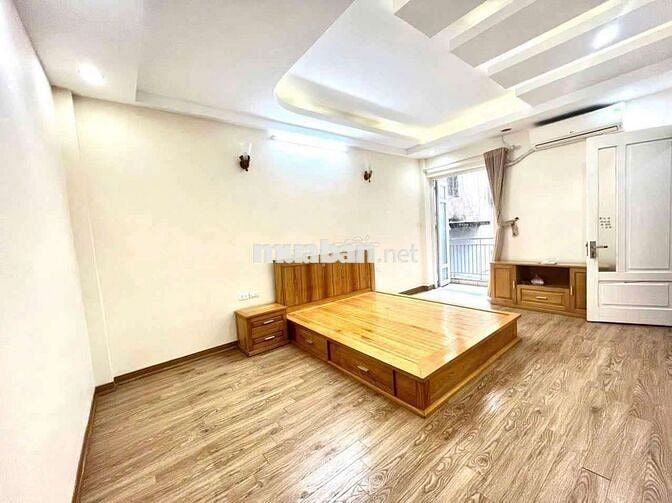 Cho thuê nhà Đội Cấn 40m², 5 tầng, 3PN, thông sàn, 13 triệu/tháng