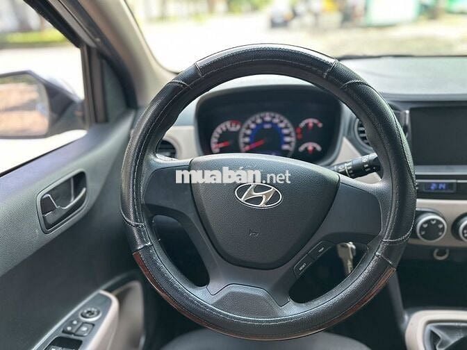 Hyundai I10 hatback 1.2 MT Base 2019 Bạc