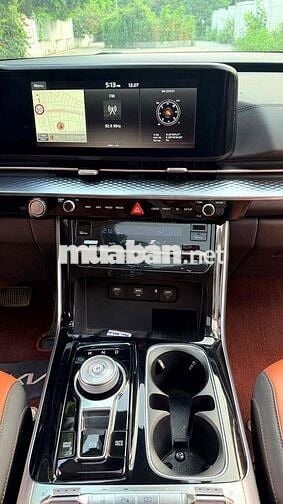 Kia Carnival 2.2D Signature  sản xuất 2024