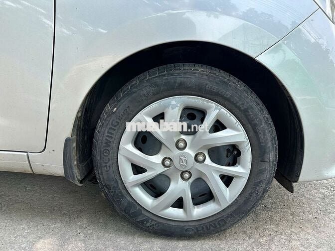 Hyundai I10 hatback 1.2 MT Base 2019 Bạc