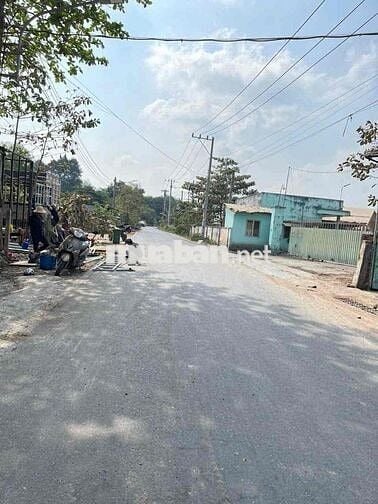 BÁN GẤP đất 31,6x55 thổ cư 300m 500m SKC nhựa 6m xecông chạy sát DT744
